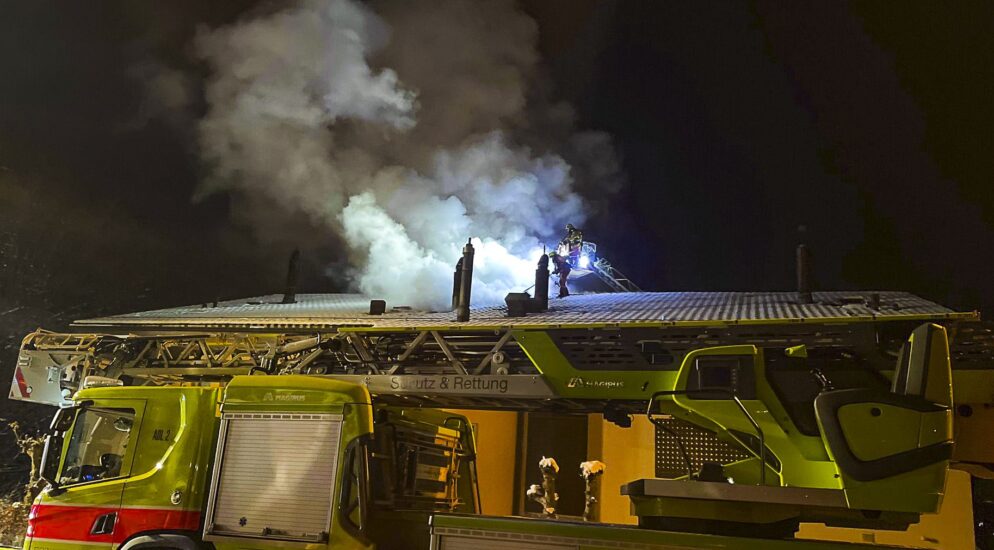 Zollikon ZH – Brand in Mehrfamilienhaus verursacht grossen Sachschaden