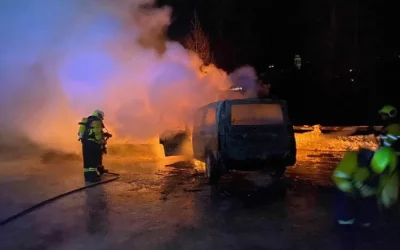 Pontresina GR – Fahrzeug brennt auf der Berninastrasse H29 komplett aus