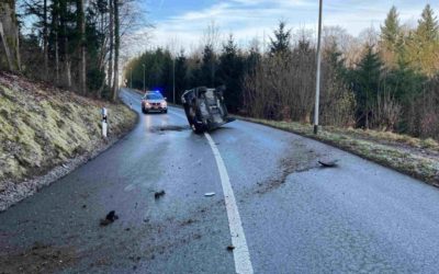 Starrkirch-Wil SO – Auto bei Selbstunfall auf Seite gekippt