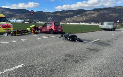 Neuendorf SO – Kollision zwischen Auto und Motorrad – beide Fahrzeuglenker verletzt