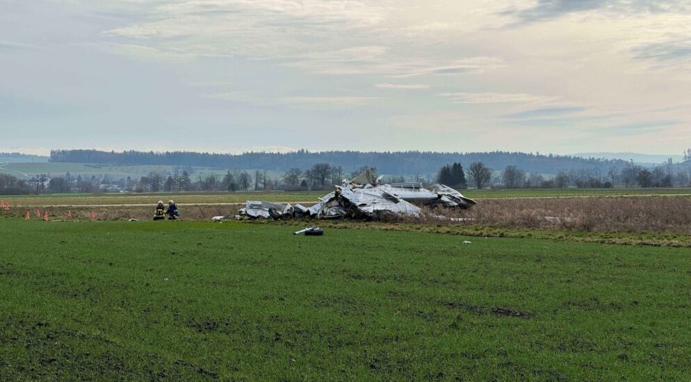 Flugzeugabsturz in Grenchen SO – Pilot tot – Elf Fallschirmspringer konnten sich retten Flugzeugabsturz in Grenchen SO – Pilot tot – Elf Fallschirmspringer konnten sich retten