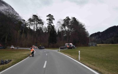 Fläsch GR – Leicht verletzter Motorradfahrer bei Kollision mit Auto