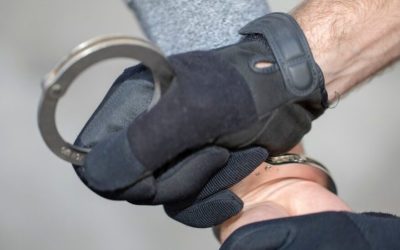 Baar ZG – Zwei Männer nach Diebstahl aus Fahrzeug verhaftet