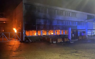 Reinach BL – Brand in Restaurant erfordert Feuerwehreinsatz – Zeugenaufruf