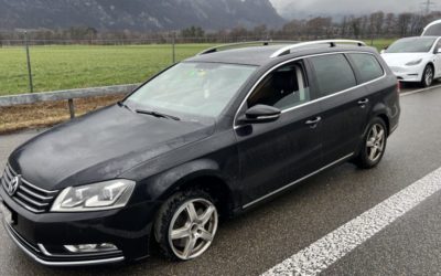 Bad Ragaz SG / Autobahn A13 – VW-Fahrer (23) fährt alkoholisiert und ohne Vorderpneu