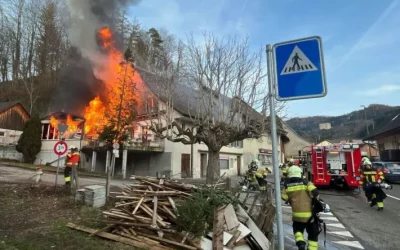 Zullwil SO – Mehrfamilienhaus nach Brand unbewohnbar