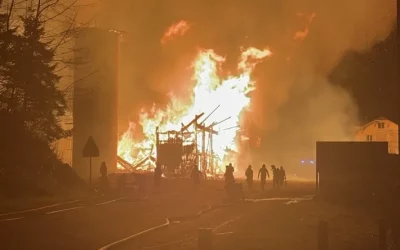 Wolfenschiessen NW – Hauptstrasse nach Grossbrand gesperrt