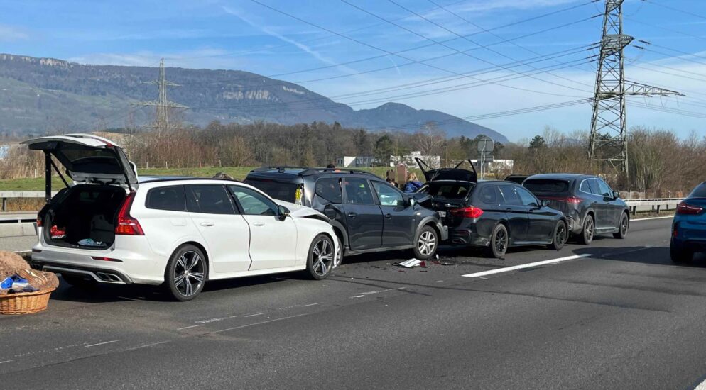 Flumenthal / Wiedlisbach SO / A1 – Zweimal Unfall auf der Autobahn – drei Verletzte