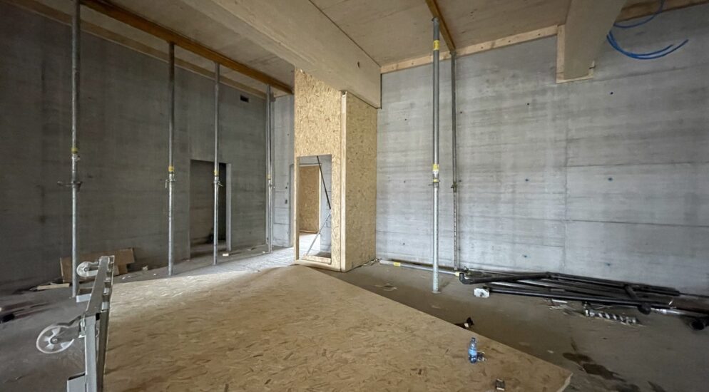 Chur GR: Arbeiter auf Baustelle von Holzwand getroffen und verletzt Chur GR: Arbeiter auf Baustelle von Holzwand getroffen und verletzt