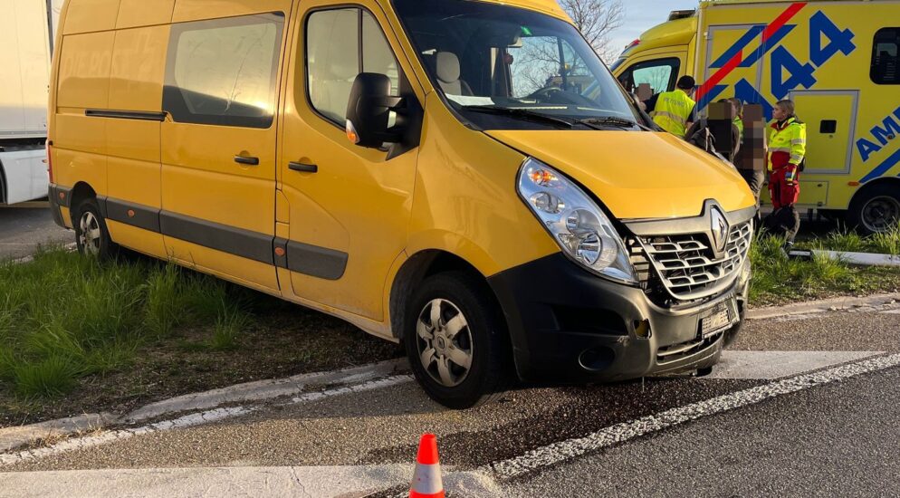 Egerkingen SO – Kollision mit zwei beteiligten Fahrzeugen – zwei Verletzte