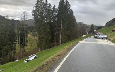 Bühler AR – Crash zwischen drei Autos – drei Personen verletzt