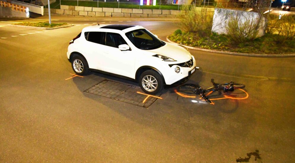 Stadt Chur GR – Velolenker (29) fährt falsch in den Kreisel und wird erfasst