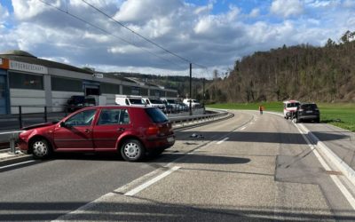 Bubendorf BL – Seitliche Frontalkollision zwischen zwei Autos anlässlich Lernfahrt