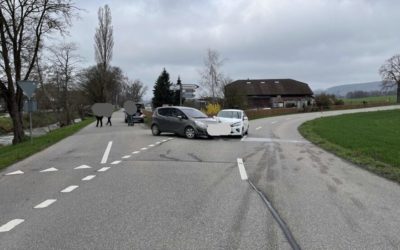 Buch SH – Crash zwischen zwei Autos