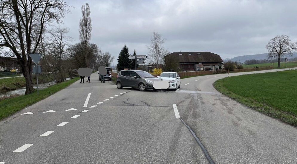 Buch SH – Crash zwischen zwei Autos