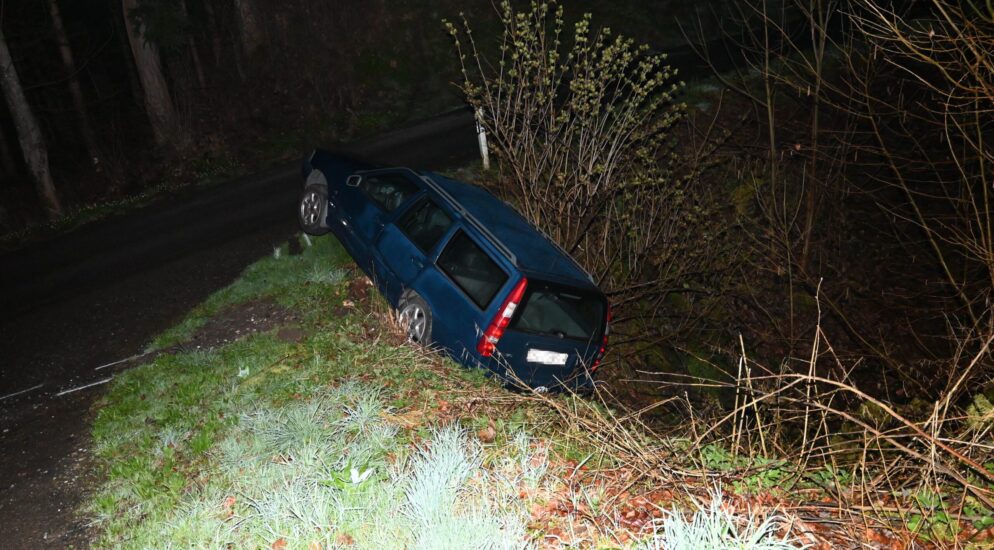 Niederbüren SG – Autofahrer (35) flüchtet nach Selbstunfall – ohne Führerausweis
