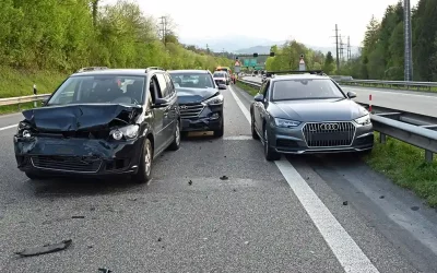 Ebikon LU – Drei Leichtverletzte bei Auffahrkollisionen auf Autobahn A14