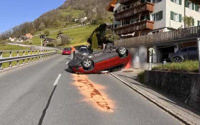 Amden SG – Selbstunfall mit Auto