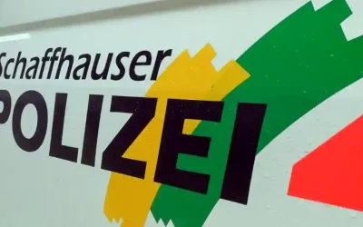 Stadt Schaffhausen – Polizisten befreien Igel aus misslicher Lage