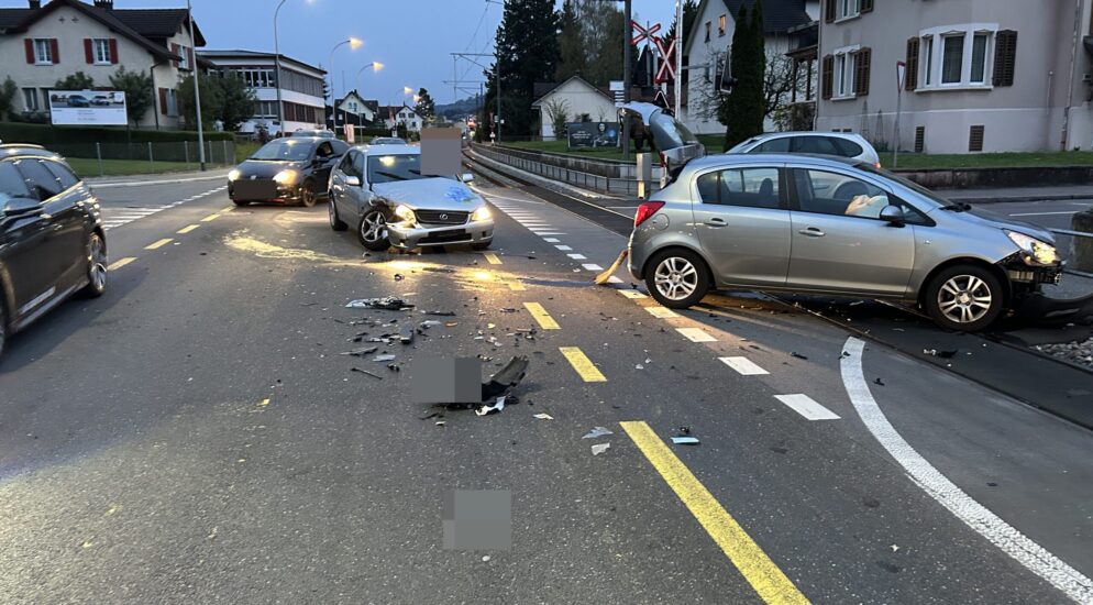 Oberkulm AG – Nach Verkehrsunfall auf Gleis zum Stillstand gekommen