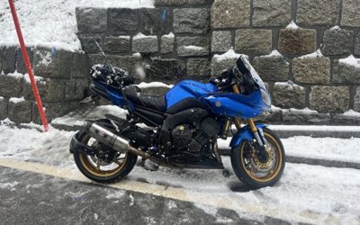 Göschenen UR – Motorradfahrer stürzt auf schneebedeckter Fahrbahn – verletzt