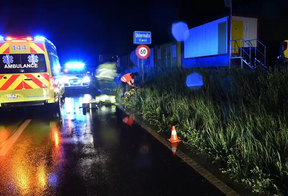 Unterrealta GR – Fussgänger von Personenwagen angefahren