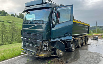 Wikon LU – Selbstunfall mit Lastwagen – niemand verletzt