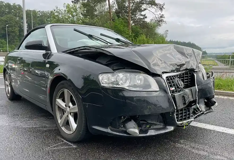 Reiden LU – Zeugenaufruf: Autofahrer entfernt sich nach Frontalkollision von Unfallstelle – eine Person leicht verletzt