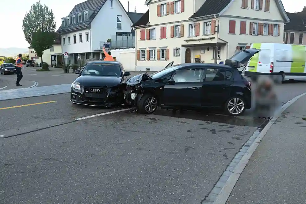 Lütisburg SG – Unfall zwischen zwei Autos