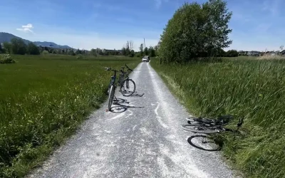 Rapperswil-Jona SG – Kollision zwischen Velofahrer und E-Bike Fahrerinnen