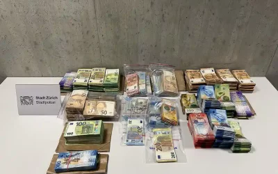 Stadt Zürich – Telefonbetrüger festgenommen – grosse Menge Bargeld sichergestellt