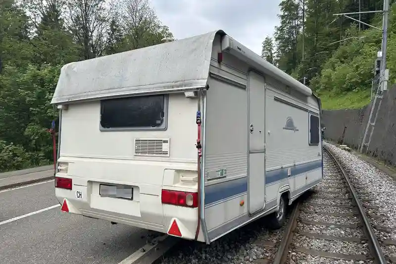 Lustmühle AR – Unfall mit Wohnwagen