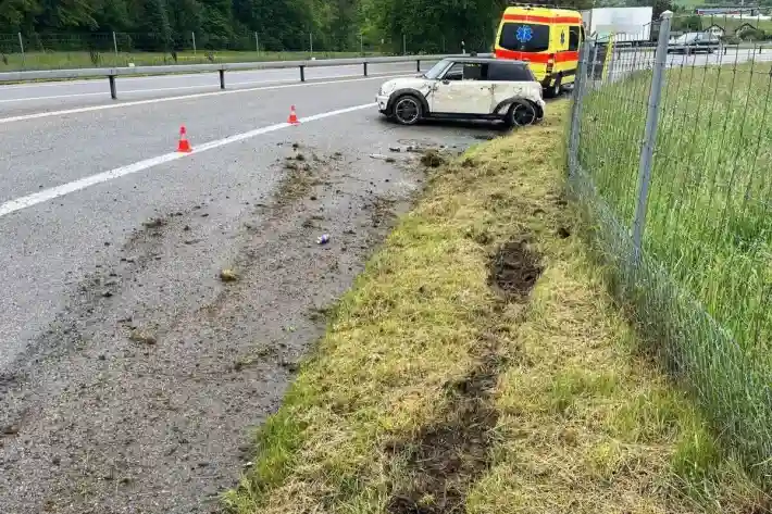 Wiedlisbach/Autobahn A1 – SO Selbstunfall mit Auto in der Ausfahrt Wangen an der Aare – Fahrzeuglenkerin leicht verletzt