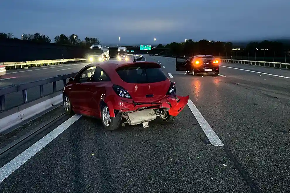 Autobahn A1 bei Härkingen SO – Auffahrkollision mit zwei beteiligten Autos – Zeugenaufruf