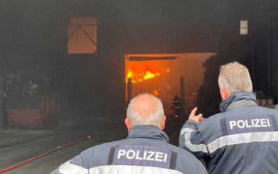 Regensdorf ZH – Brand in Industriehalle