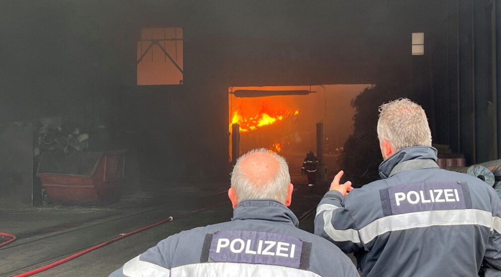 Regensdorf ZH – Brand in Industriehalle