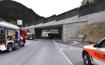 Bärenburg GR – Mit Überführung kollidiert