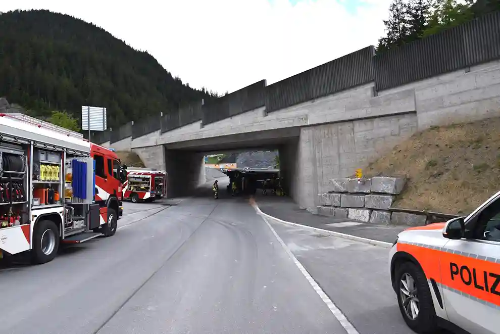 Bärenburg: Mit Überführung kollidiert Bärenburg: Mit Überführung kollidiert