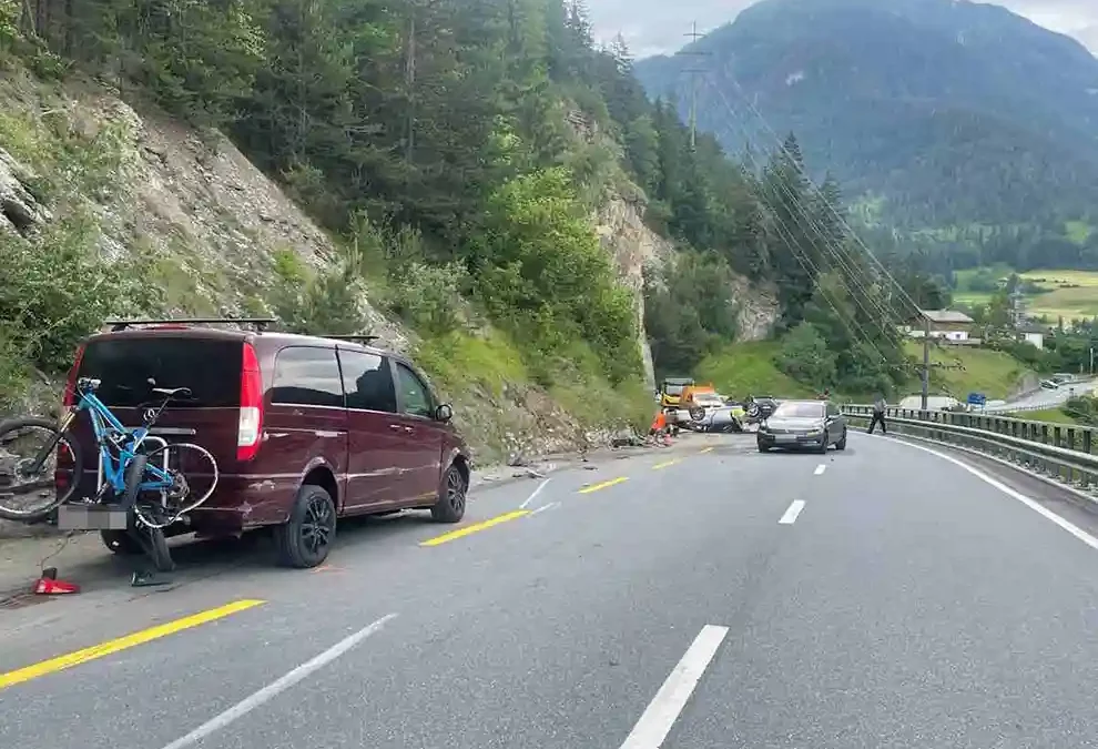 Tiefencastel GR – Schwerer Verkehrsunfall bei Überholmanöver