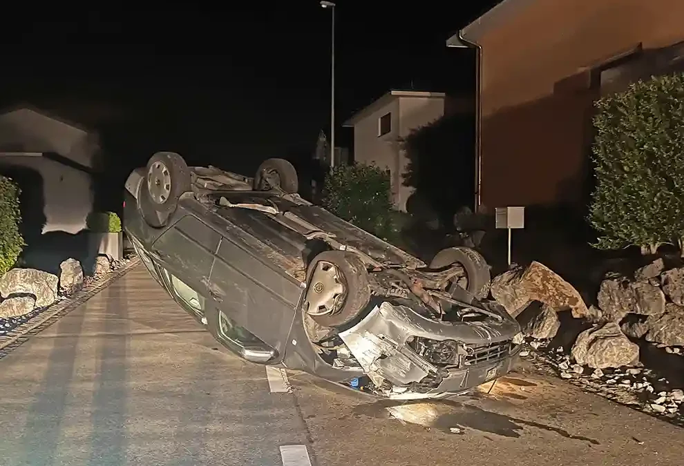 Frasnacht TG – Alkoholisiert mit einer Steinmauer kollidiert