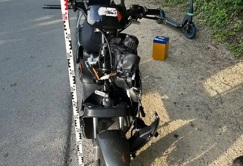 Münchenstein BL – Elektrorollerfahrer verursacht Selbstunfall – zwei Personen verletzt