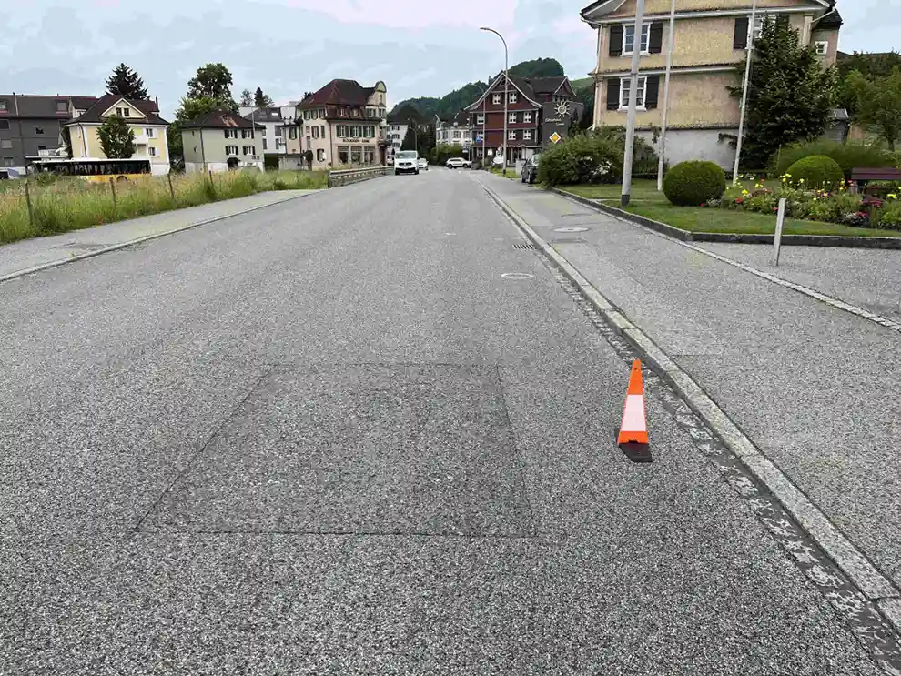 Bütschwil: Unfall zwischen Velofahrerin und Auto Bütschwil: Unfall zwischen Velofahrerin und Auto<br />