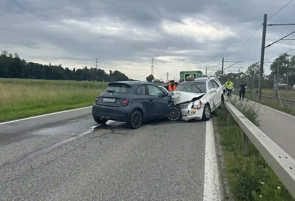Wildegg AG – Frontalkollision fordert Verletzten