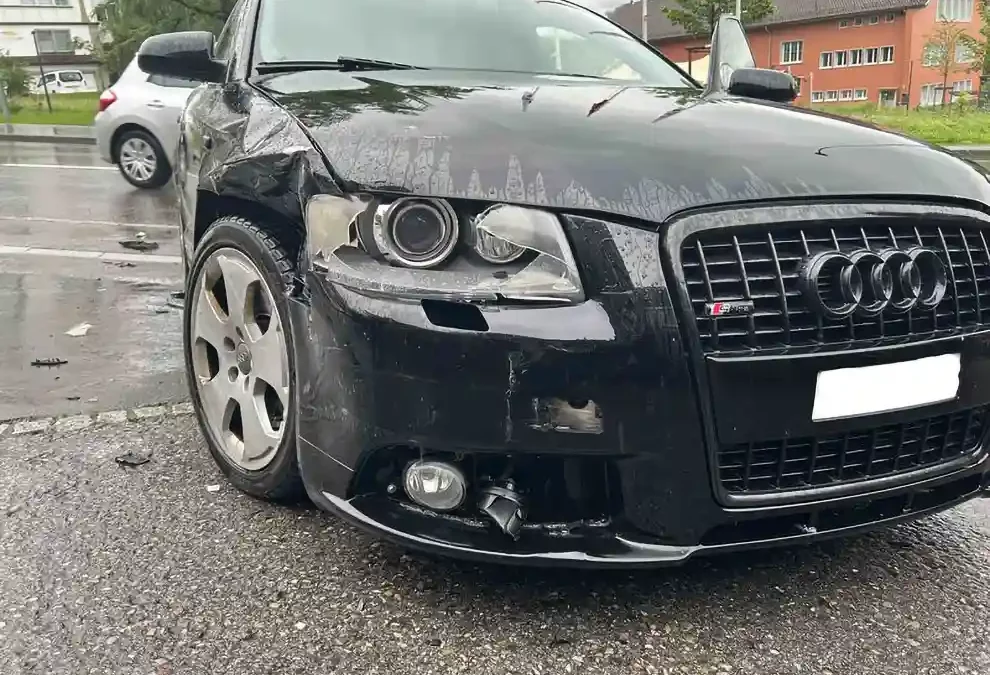 Gais AR: Seitlich-frontale Kollision zwischen zwei Autos