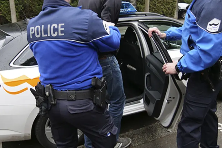 Remaufens FR – Polizei verhaftet zwei Diebe