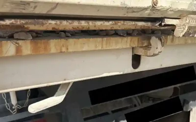 Neuhausen am Rheinfall SH – Verlorene Kieselsteinladung behindert Verkehr