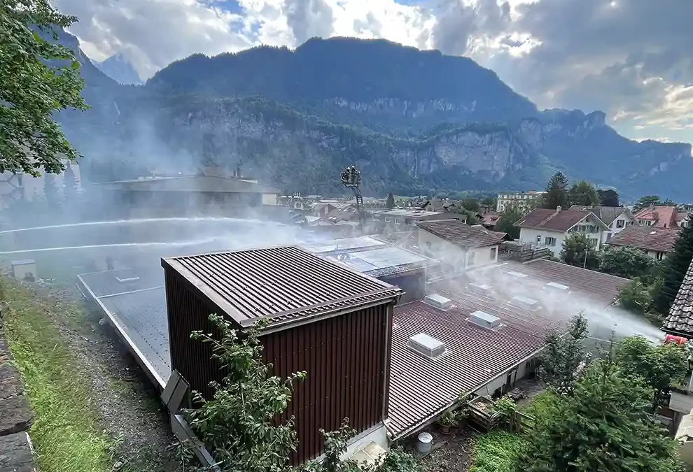 Meiringen – 3 Personen bei Brand von Schreinerei verletzt