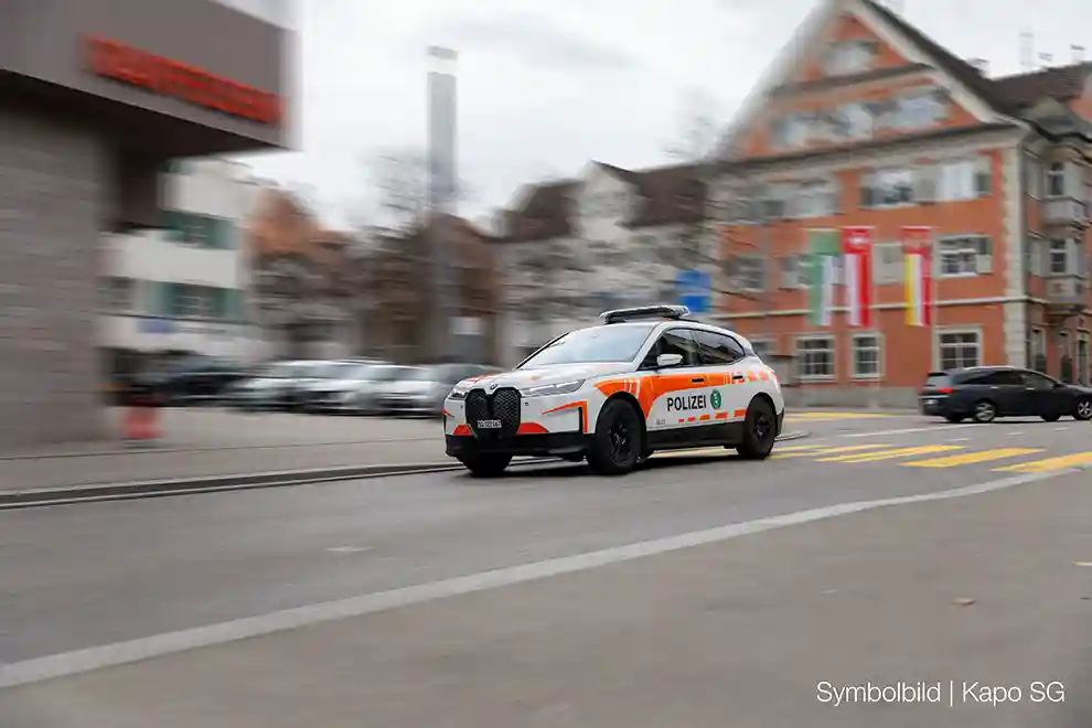 Rorschach: 18-Jähriger ohne Führerausweis innerorts mit 109 km/h unterwegs Rorschach: 18-Jähriger ohne Führerausweis innerorts mit 109 km/h unterwegs