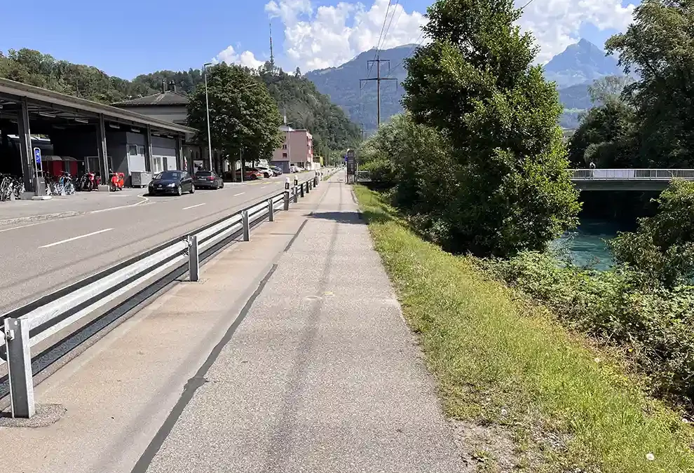 Ziegelbrücke SG – Unfall zwischen E-Bike Fahrerin und Fussgänger