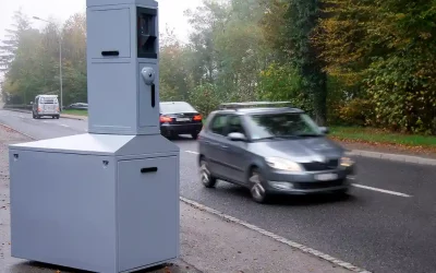 Courgevaux FR – Autofahrer mit 180 km/h auf der A1 geblitzt – Via Sicura